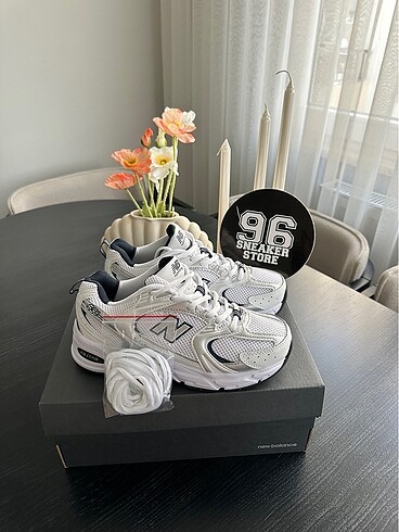New Balance 530