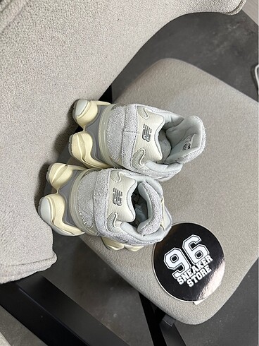 New Balance New Balance 9060 Quartz Grey