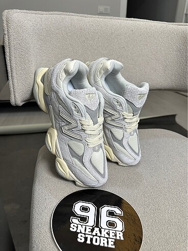 New Balance 9060 Quartz Grey