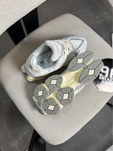 37 Beden New Balance 9060 Quartz Grey