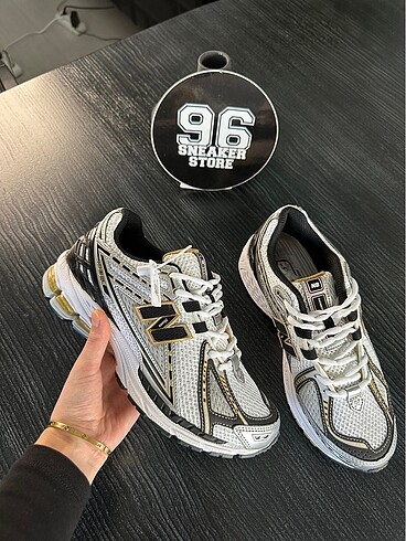 New Balance 1906R