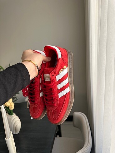 39 Beden kırmızı Renk Adidas Spezial