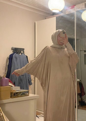 Abiye Bej Dökümlü Uzun Kadın Elbise