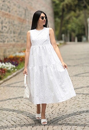 Beyaz fisto elbise