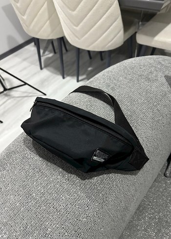  Beden Siyah Bel Detaylı Kadın Çapraz Çanta