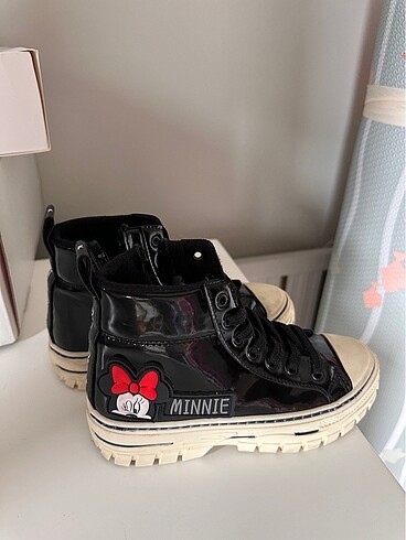 LC Waikiki Minnie Mouse Bot