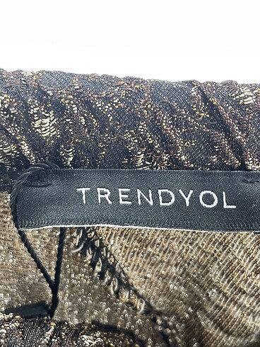 34 Beden çeşitli Renk Trendyol & Milla Bluz %70 İndirimli.