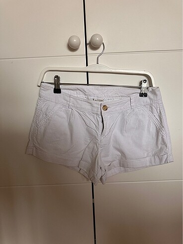Abercrombie & Fitch Abercrombie Beyaz mini şort