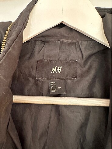 H&M Siyah Trenckot yağmurluk