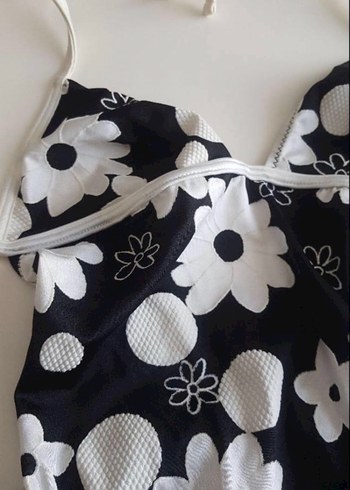 Çiçek Desenli Beyaz Siyah Mayo - Görsel 2