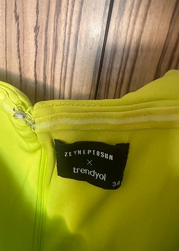 Trendyol & Milla Trendyolmilla X Zeynep Tosun Yeşil Volanlı Abiye