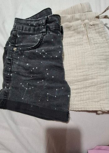 Siyah Baskılı Mini Denim Şort