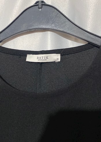 Batik Siyah Midi Drapeli Kolsuz Ofis Elbisesi