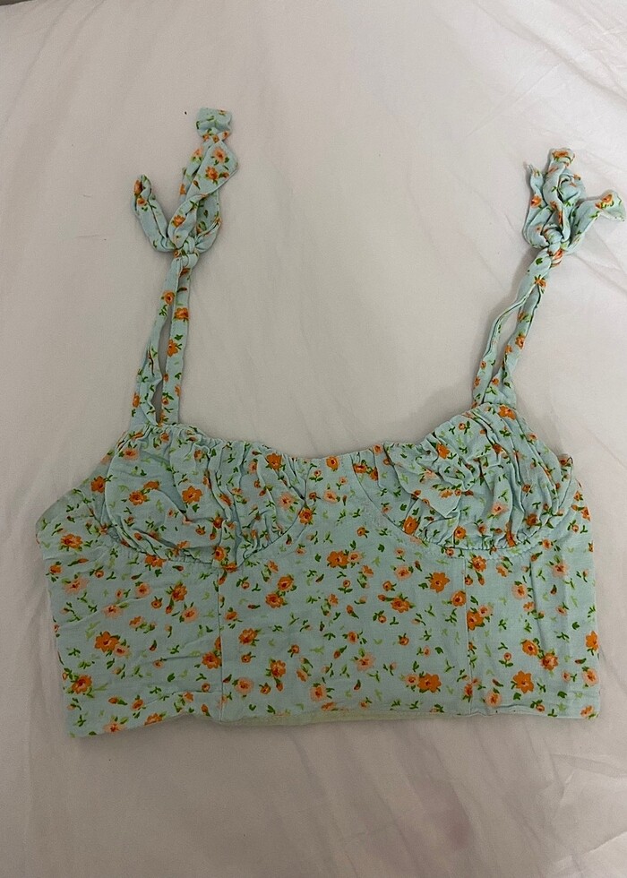 Çicekli crop - Görsel 2