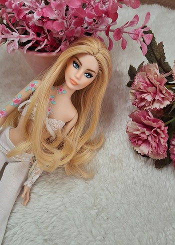Barbie bebek