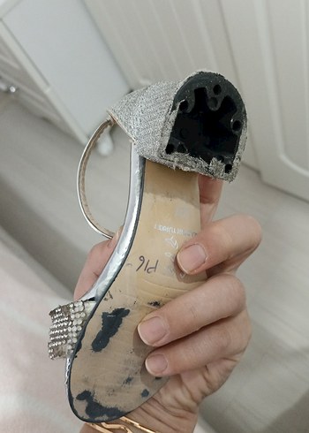 Beyaz Tokalı İnce Topuklu Abiye Ayakkabı - Görsel 5