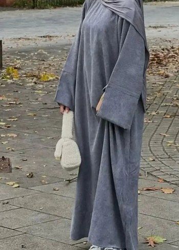 Gri fitili kadife kumaş tesettür elbise