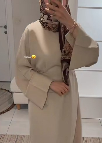 Diğer bej renk kolları yırtmaclı abaya elbise