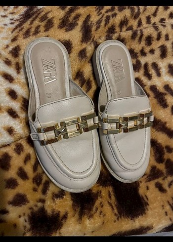 Zara Beyaz Deri Tokalı Terlik 28 no - Görsel 2