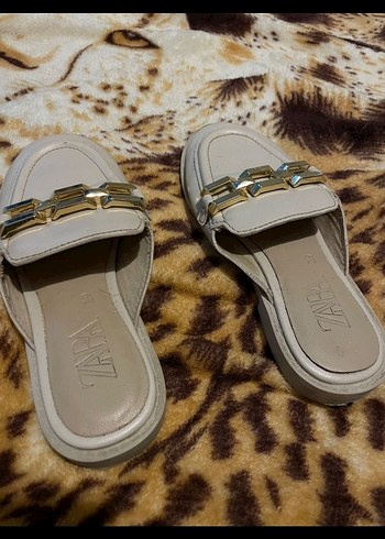 Zara Beyaz Deri Tokalı Terlik 28 no - Görsel 3