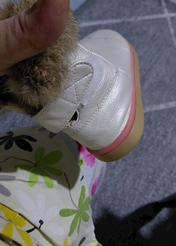 Kız Çocuk Beyaz Kürklü Bot - Görsel 4