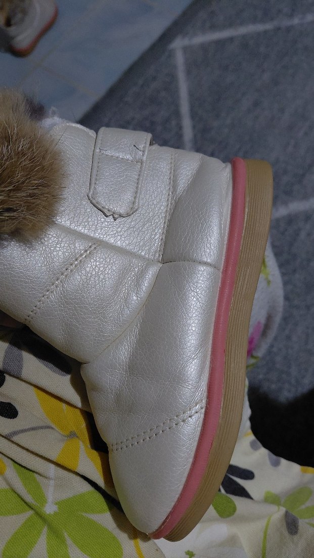 Kız Çocuk Beyaz Kürklü Bot - Görsel 3