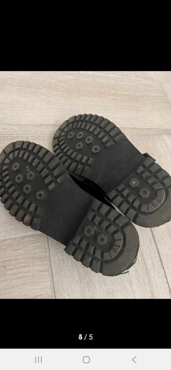 Siyah Parlak Tokalı Gotik Kadın Ayakkabı 28 - Görsel 4