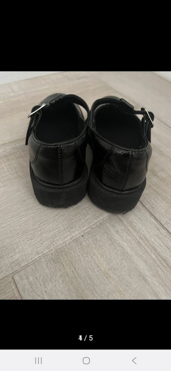 Siyah Parlak Tokalı Gotik Kadın Ayakkabı 28 - Görsel 3