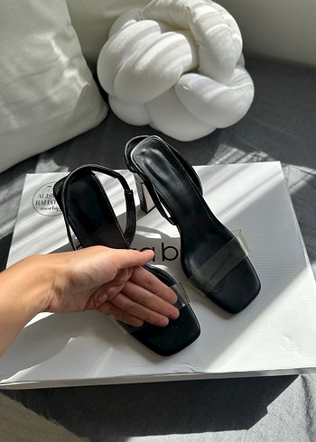 37 Beden Siyah Stiletto Topuklu Ayakkabı