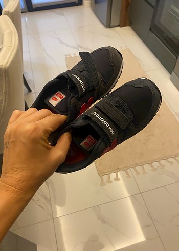 Siyah Cırt Cırtlı Erkek Çocuk Spor Ayakkabı