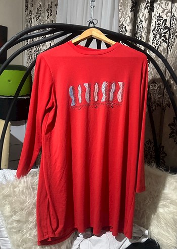 Uzun Kollu Kırmızı Baskılı Salaş Tunik - Görsel 2