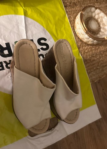 Zara Beyaz Kadın Dolgu Topuklu Terlik