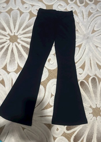 Zara Siyah Piliseli Kadın İspanyol Paça Pantolon