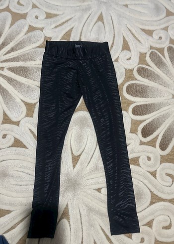 Siyah Zebra Desenli Kadın Spor Tayt - Görsel 3