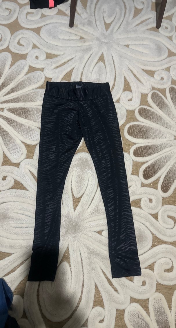 Siyah Zebra Desenli Kadın Spor Tayt - Görsel 3