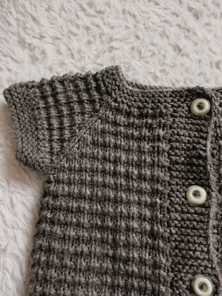 Kısa Kollu Kahverengi Örgü Yelek - Görsel 4
