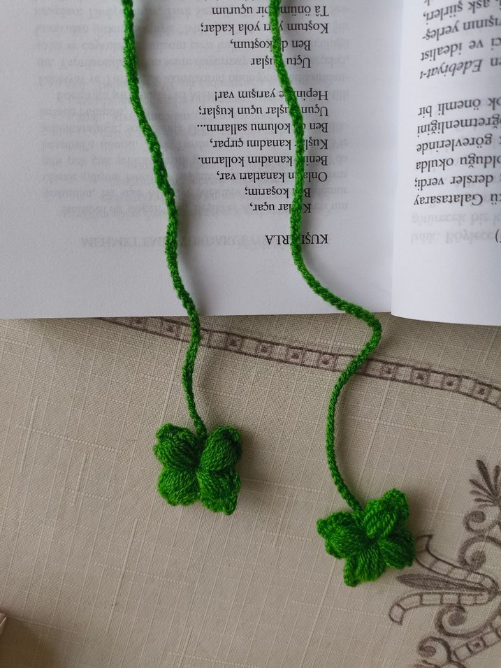 çiçek örgü kitap ayracı - Görsel 4