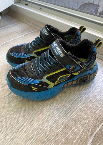 Skechers 29 numara orijinal spor ayakkabı