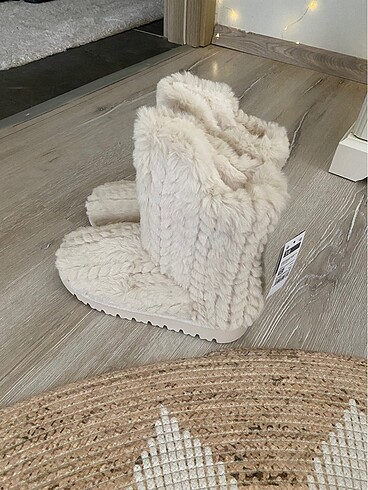 Benetton yumuşak peluş bot