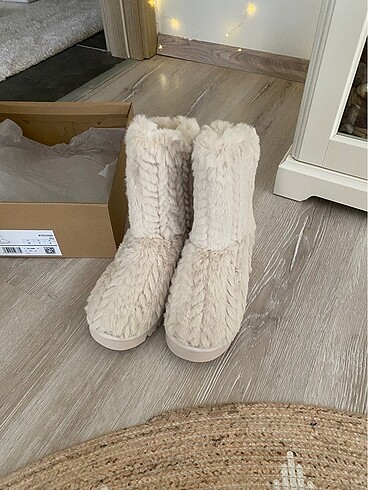 38 Beden Benetton yumuşak peluş bot