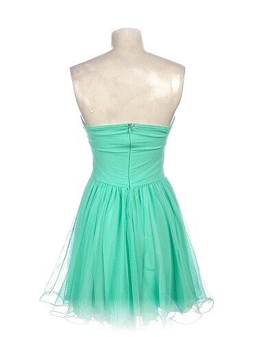 s Beden PreLoved Gece Elbisesi %70 İndirimli.