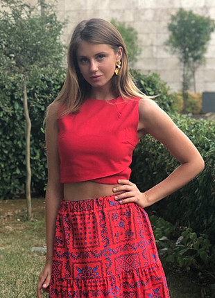 Diğer Kırmızı çok şık crop