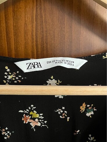 xs Beden çeşitli Renk Zara çiçekli elbise