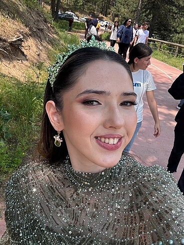 Diğer Haki rengi nişan taç
