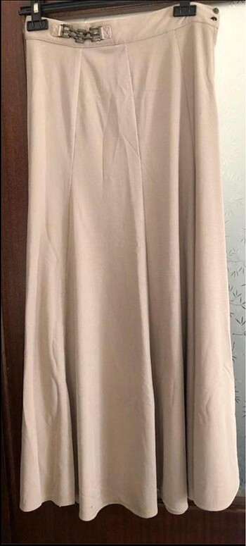Diğer Bej Uzun Yırtmaçlı Etek