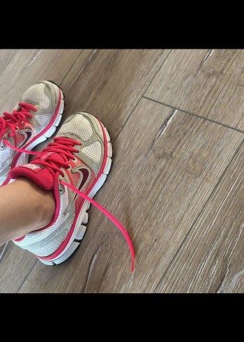 Nike Nike Kadın Gri-Fuşya Spor Ayakkabı