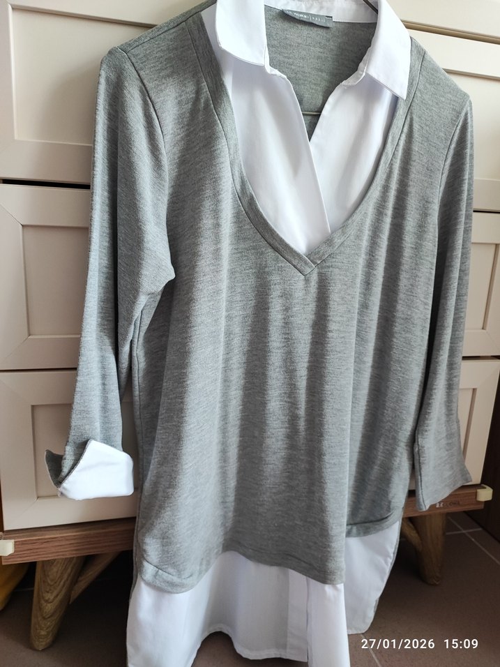 V Yaka Gri  Tunik - Görsel 3