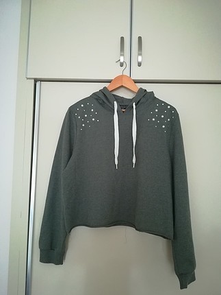 sweattshirt