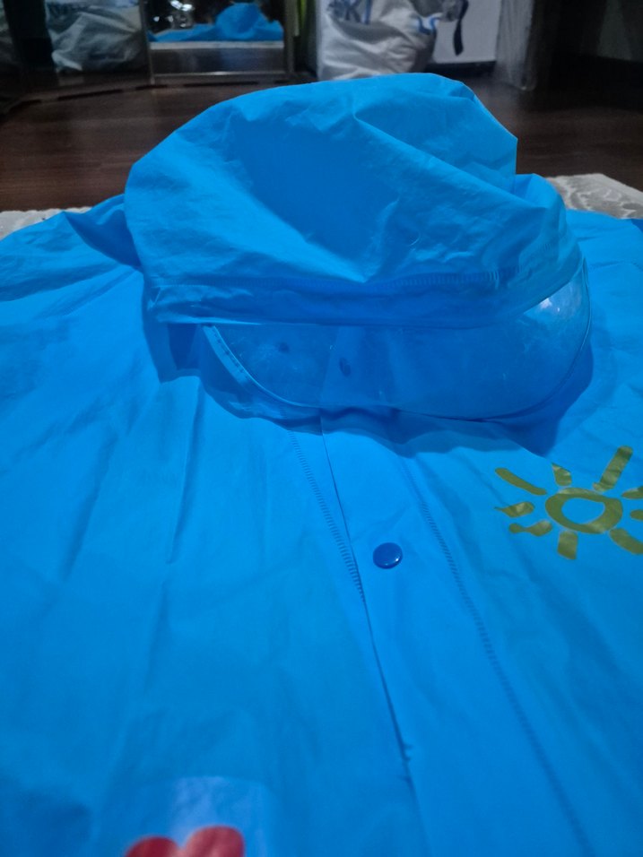 Mavi yagmurluk - Görsel 5