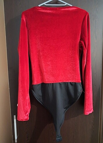 Trendyol & Milla Bebe M Beden Çıtçıtlı Kırmızı Bluz